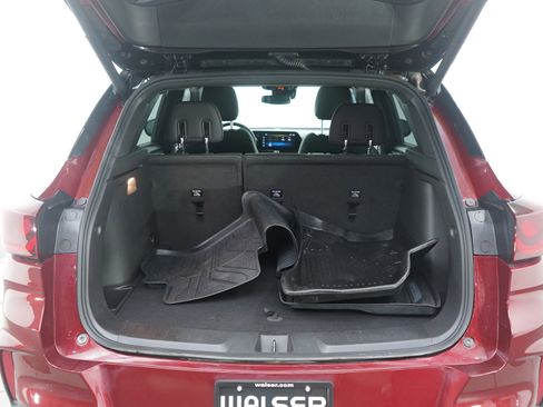 Used 2025 Chevrolet TrailBlazer RS w/ Convenience Package image 16