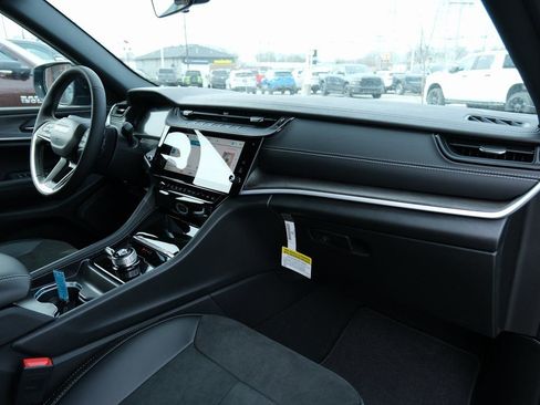 New 2026 Jeep Grand Cherokee Altitude AWD/4WD image 30