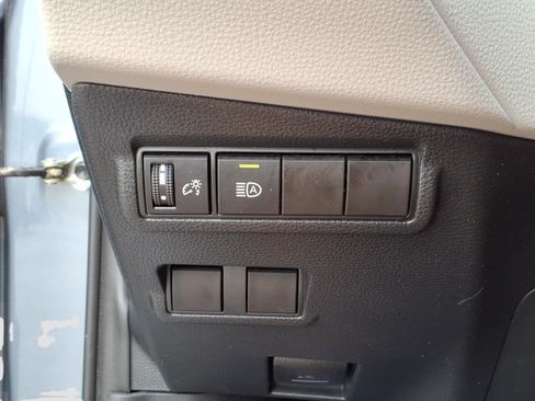 Used 2022 Toyota Corolla Cross LE w/ Moonroof Package AWD/4WD image 23