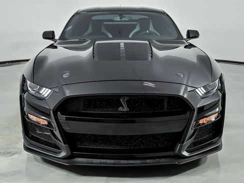 Used 2021 Ford Mustang Shelby GT500 w/ Carbon Fiber Track Pack RWD image 5