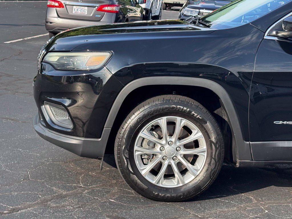 Used 2019 Jeep Cherokee Latitude w/ Popular Appearance Group AWD/4WD image 33