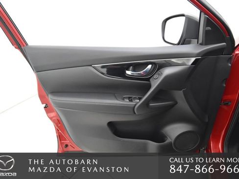 Used 2017 Nissan Rogue Sport SL w/ SL Premium Package image 31