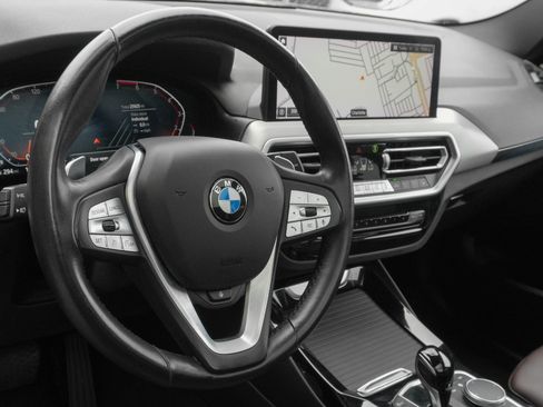 Used 2024 BMW X3 sDrive30i w/ Premium Package RWD image 3