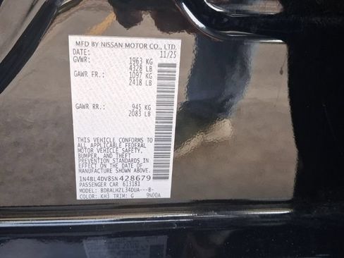 Used 2025 Nissan Altima 2.5 SV FWD image 3