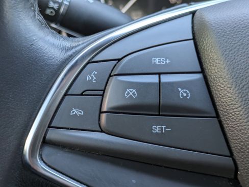 Used 2022 Cadillac XT5 Luxury image 16