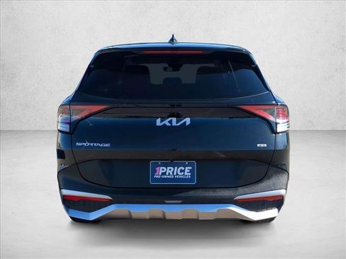 Used 2024 Kia Sportage LX image 8