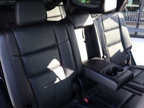 Used 2024 Dodge Durango GT RWD image 16