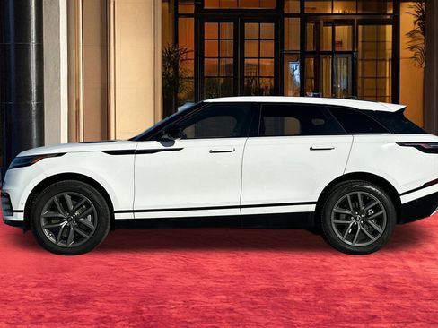 Used 2026 Land Rover Range Rover Velar Dynamic SE image 3