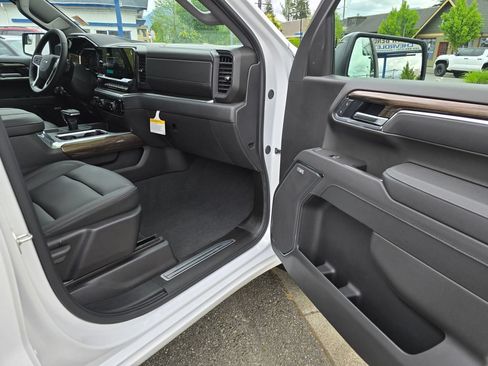 New 2026 Chevrolet Silverado 1500 LT Trail Boss w/ Convenience Package II AWD/4WD image 16