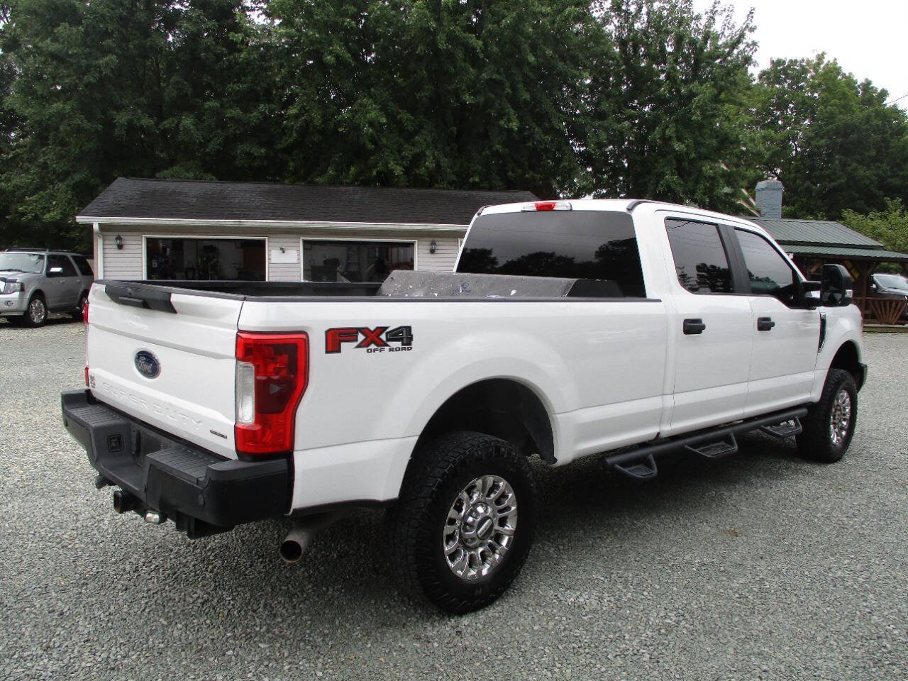 Used 2017 Ford F250 XL w/ Power Equipment Group AWD/4WD image 8
