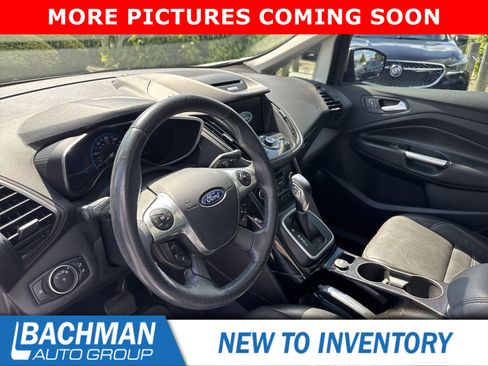 Used 2017 Ford C-MAX Titanium w/ Equipment Group 301A FWD image 12