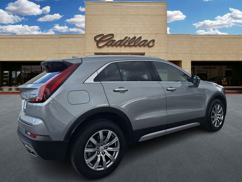 Used 2023 Cadillac XT4 Premium Luxury image 4