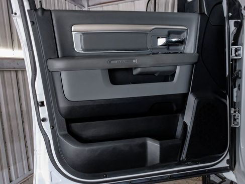 Used 2017 RAM 2500 SLT image 42