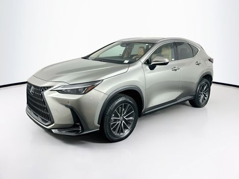 Used 2024 Lexus NX 250 FWD image 3