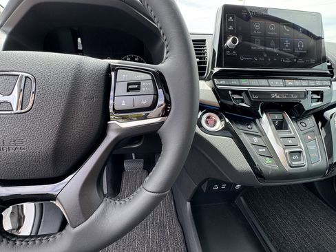New 2026 Honda Odyssey Touring image 23
