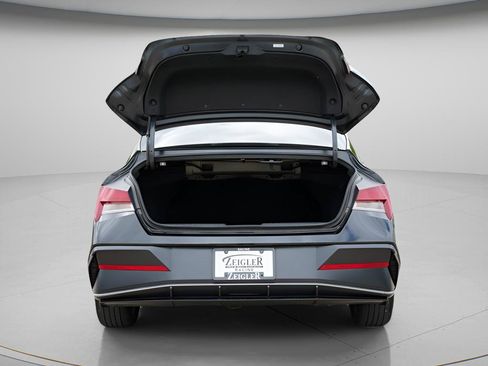 Certified 2024 Hyundai Elantra SEL w/ Convenience Package FWD image 10