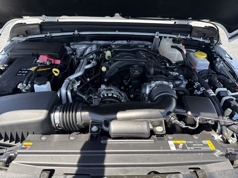 Used 2024 Jeep Wrangler Unlimited Sport AWD/4WD image 34