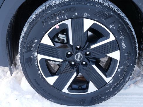 Certified 2025 Nissan Kicks SV w/ SV Premium Package image 15