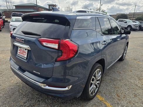 Used 2024 GMC Terrain Denali image 5
