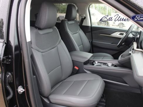 New 2026 Ford Explorer Active RWD image 7