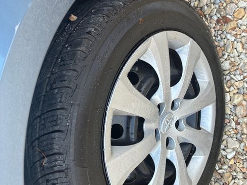 Used 2022 Toyota Corolla LE image 25