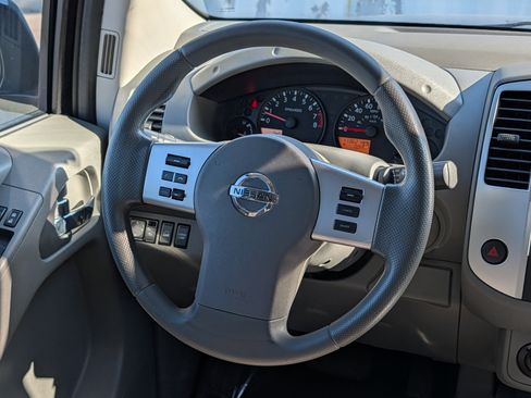 Used 2021 Nissan Frontier SV w/ Midnight Edition Floor Mats AWD/4WD image 16