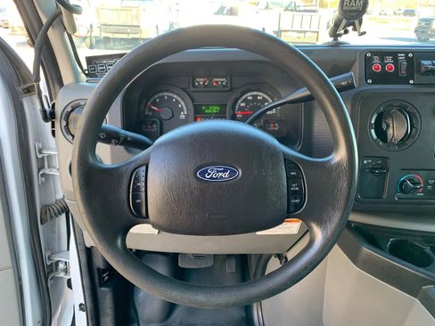 Used 2017 Ford E-350 and Econoline 350 Super Duty image 10