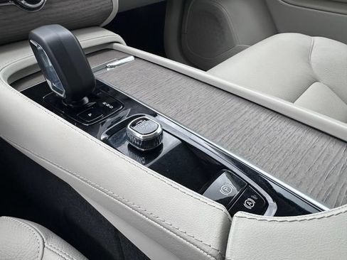 Certified 2023 Volvo XC90 B5 Plus w/ Protection Package Premier AWD/4WD image 21