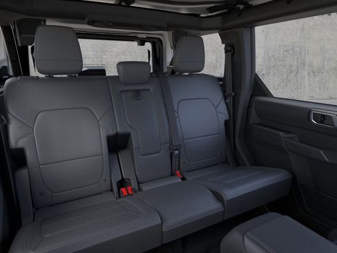 New 2025 Ford Bronco Badlands image 11