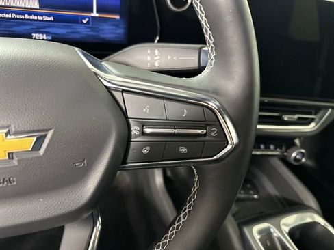 Used 2025 Chevrolet Equinox EV LT w/ Comfort Package image 16