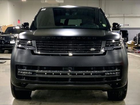 New 2026 Land Rover Range Rover Long Wheelbase Autobiography image 3