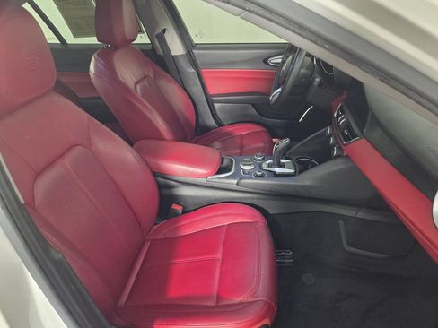 Used 2020 Alfa Romeo Giulia RWD image 30