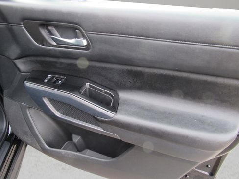 Used 2022 Nissan Pathfinder SL w/ SL Premium Package image 36