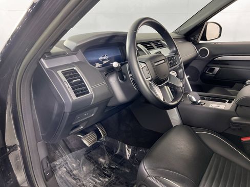 Used 2023 Land Rover Discovery HSE R-Dynamic image 9
