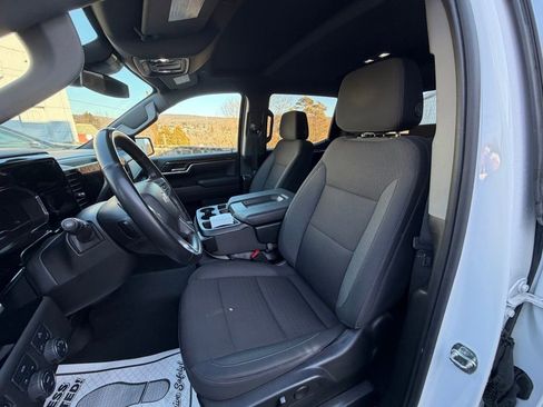 Used 2025 Chevrolet Silverado 1500 LT image 9
