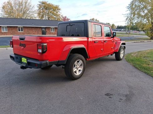 Used 2023 Jeep Gladiator Sport image 4