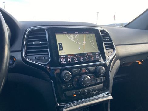 Certified 2022 Jeep Grand Cherokee Laredo X image 13