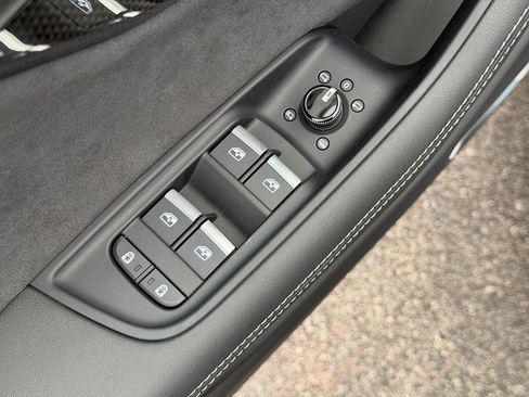 Used 2023 Audi SQ8 Prestige image 16