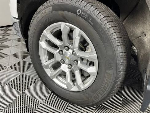 Used 2023 Chevrolet Silverado 1500 LT AWD/4WD image 14