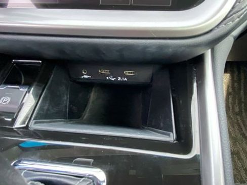 Used 2020 Subaru Outback Premium image 28