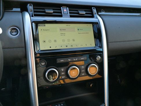 Used 2019 Land Rover Discovery HSE image 27