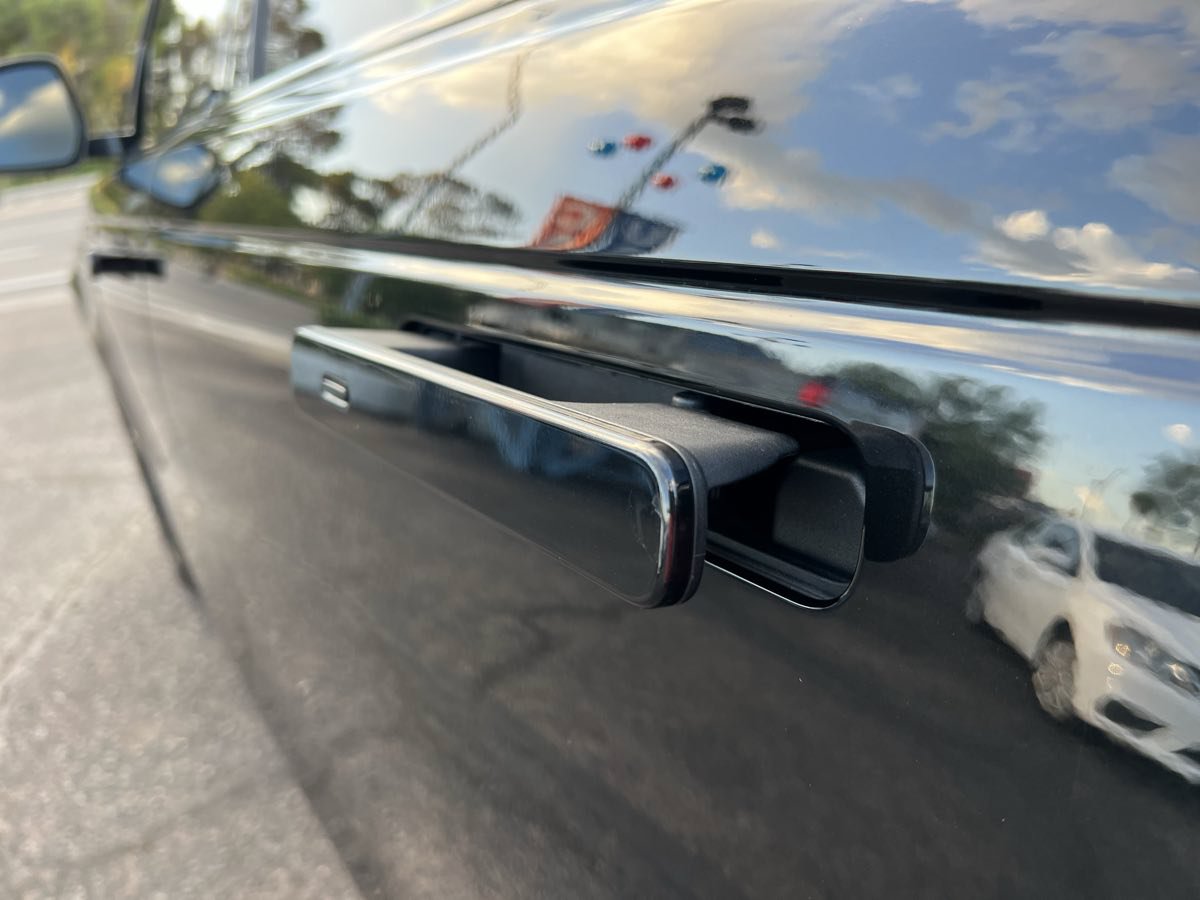 Used 2019 Land Rover Range Rover Velar R-Dynamic SE AWD/4WD image 6