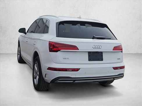 Used 2023 Audi Q5 2.0T Premium w/ Convenience Package image 7