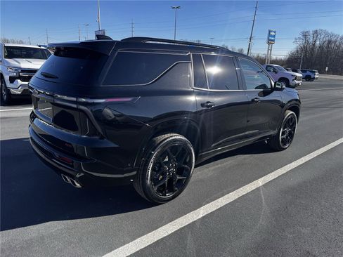 Used 2024 Chevrolet Traverse RS w/ LPO, Floor Liner Package AWD/4WD image 2