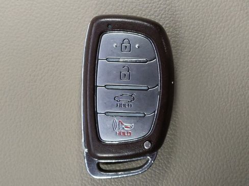 Used 2018 Hyundai Elantra Value Edition FWD image 32