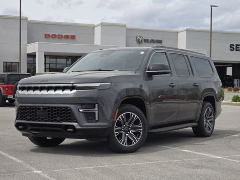 New 2026 Jeep Grand Wagoneer L 4WD w/ Premium Group I image 42