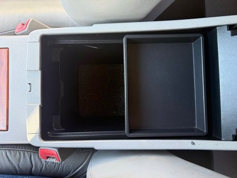 Used 2010 Toyota Camry image 36