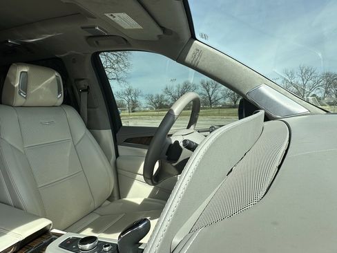 Certified 2023 Cadillac Escalade Premium Luxury Platinum image 14