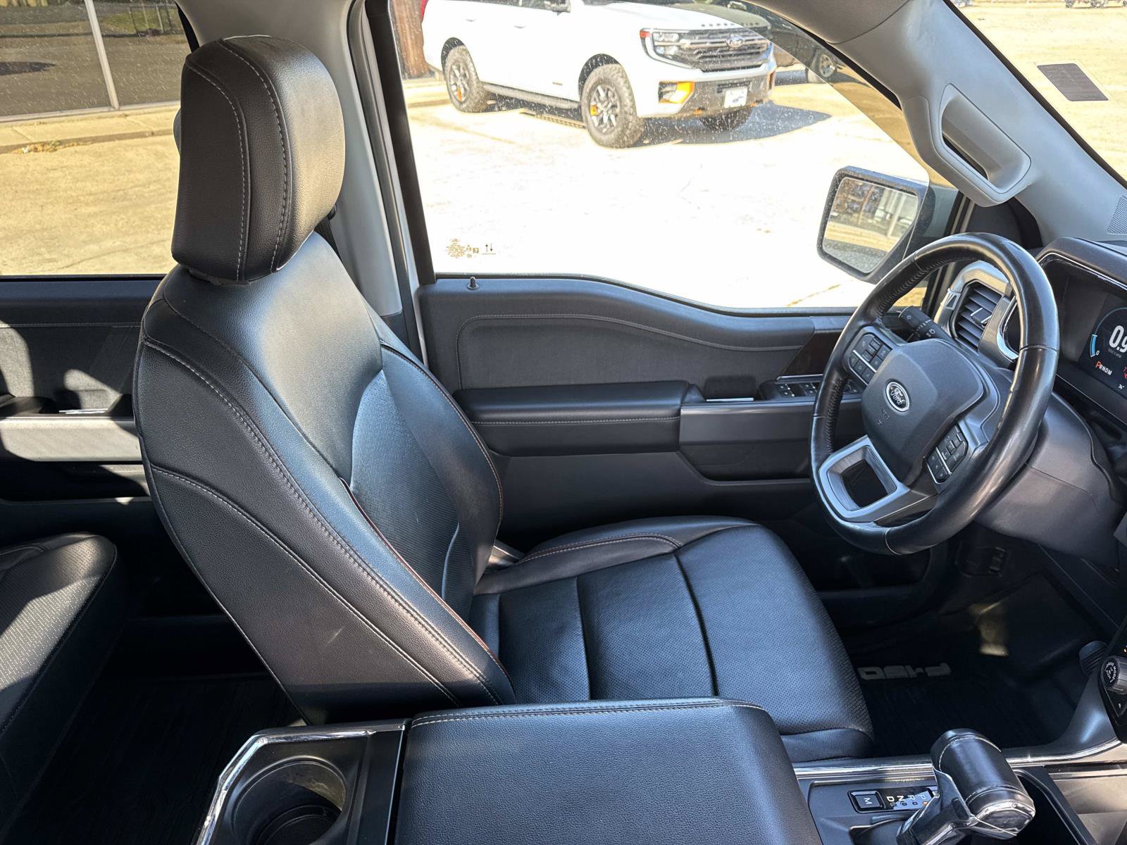 Used 2022 Ford F150 Lariat w/ FX4 Off-Road Package AWD/4WD image 8