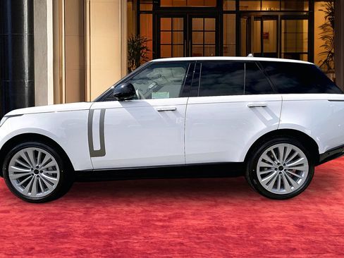 New 2026 Land Rover Range Rover SE AWD/4WD image 2